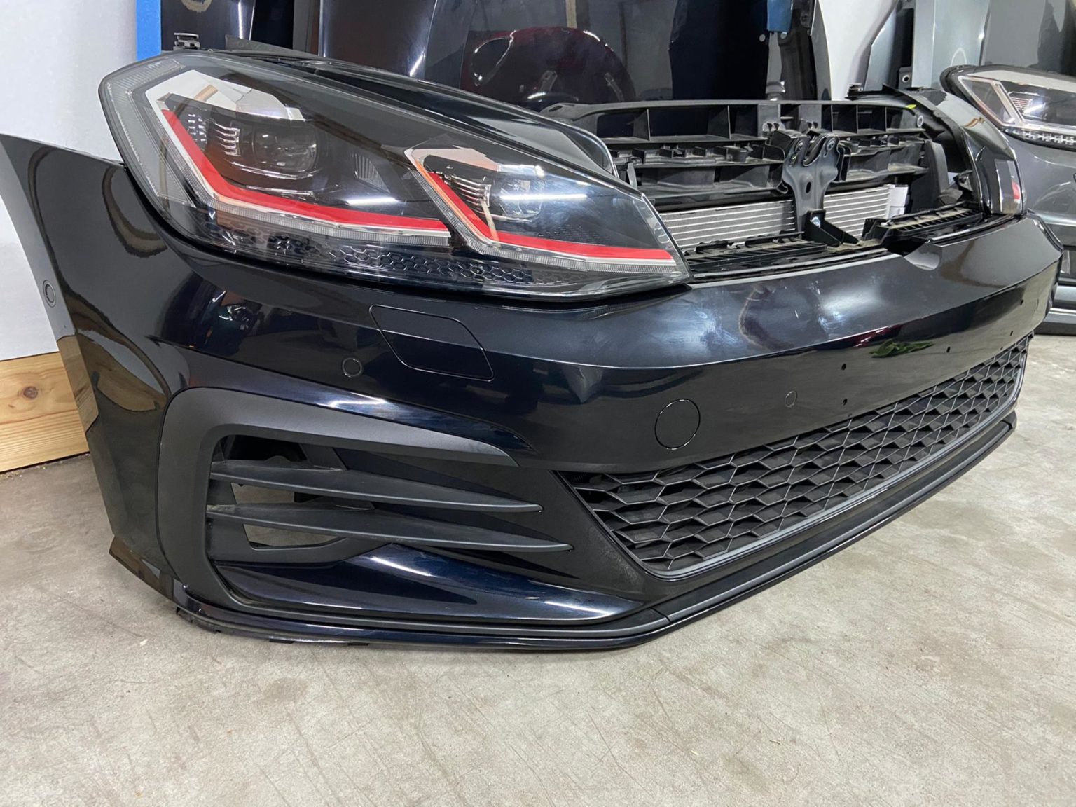 Volkswagen Golf 7 GTI Facelift Complète front TIZ Autoparts