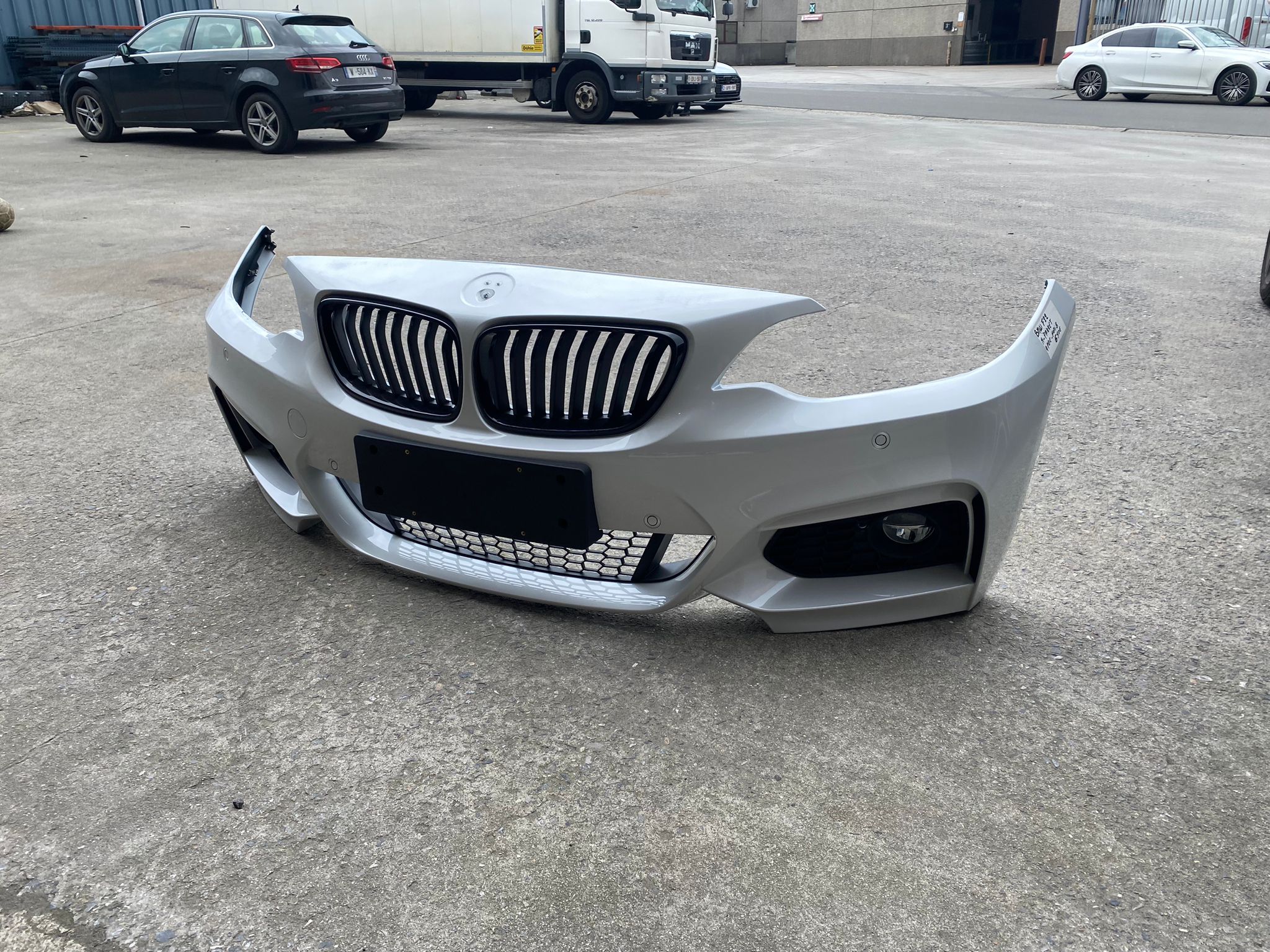 P0001_BMW_F22_ALPINWEISS_M_PACK_FEUX_4_PDC_BLACK_GRILL_TIZAUTOPARTS4