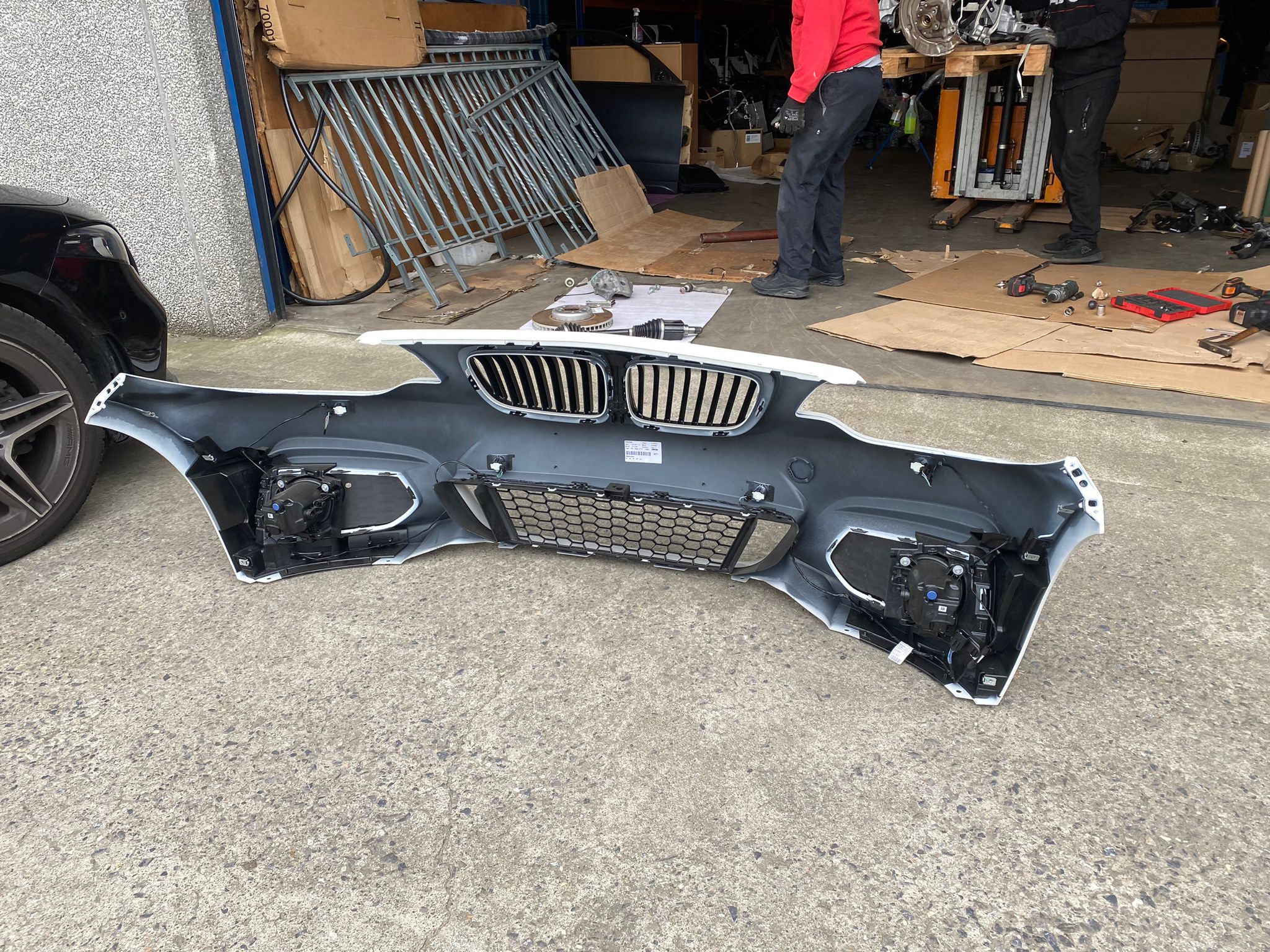 P0001_BMW_F22_ALPINWEISS_M_PACK_FEUX_4_PDC_BLACK_GRILL_TIZAUTOPARTS6